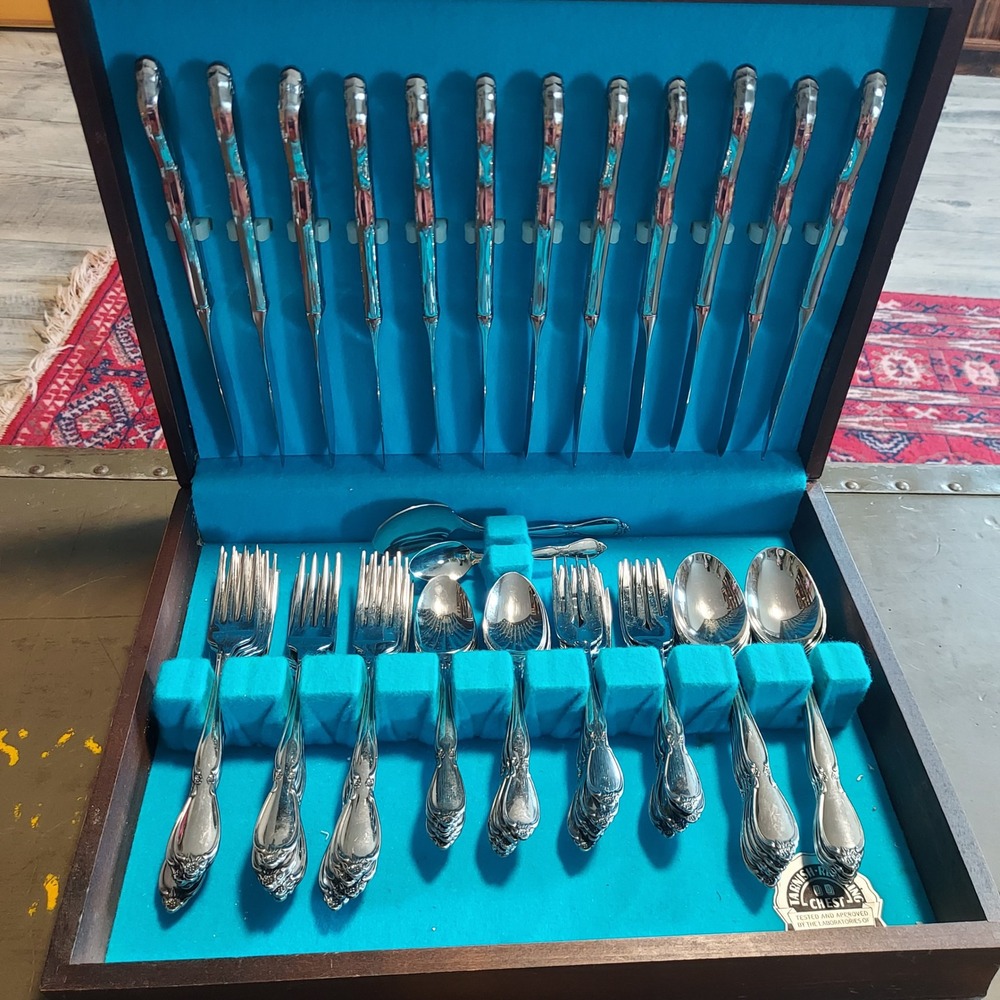 Oneida Community Stainless Morning Star Flatware Set 62pc with Wooden Chest